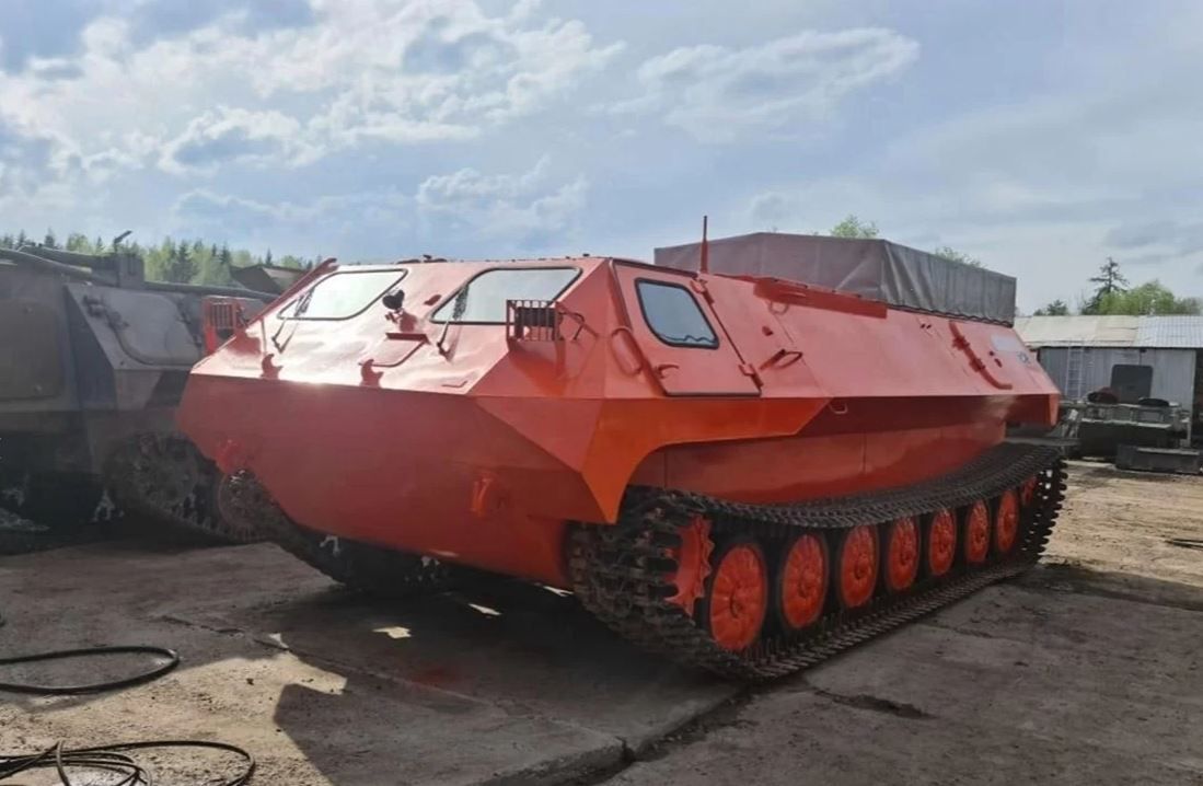 Вездеход ТГМ-2 (МТЛБУ) грузопассижарский с тентом