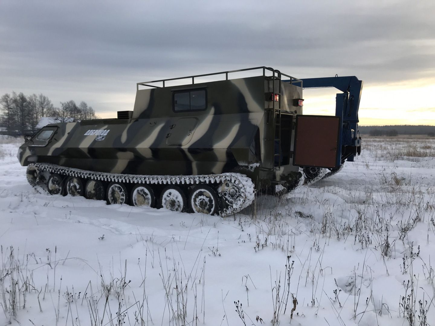 Вездеход ТГМ-27 (МТЛБУ) жилой модуль