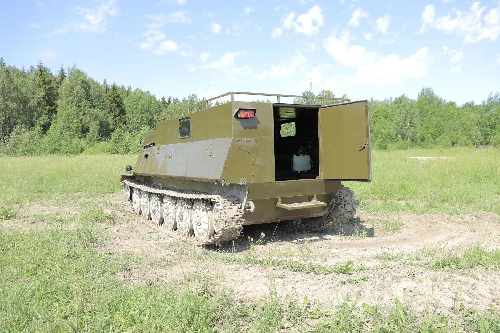 Гусеничный снегоболотоход ТГМ-46