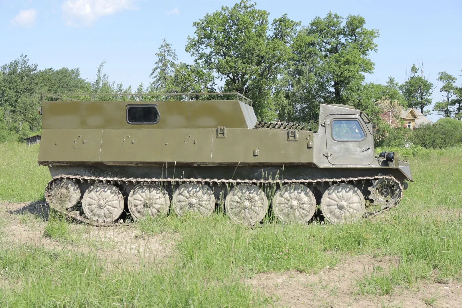 Гусеничный снегоболотоход ТГМ-46